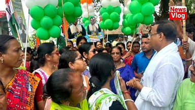 জাঙ্গিপাড়ার ফুরফুরা পঞ্চায়েতে হাজার হাজার মানুষকে নিয়ে ভোট প্রচারে তৃণমূল প্রার্থী স্নেহাশীষ চক্রবর্তী
#newsvlog #h...