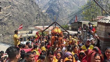 बद्रीनाथ यात्रा शुरू! नृसिंह मंदिर ज्योतिर्मठ से बद्रीविशाल की डोली रवाना | #badrinathyatra2026