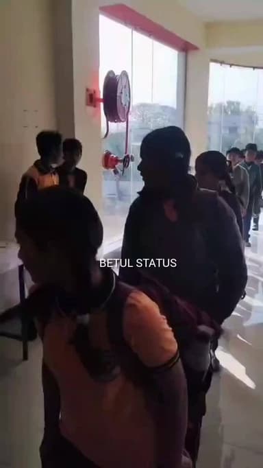 बैतूल से एक अनोखी और प्रेरणादायक खबर सामने आई है…
जहां जुगाड़ नहीं, बल्कि जीनियस सोच ने कमाल कर दिखाया है।
#betul
#bet...