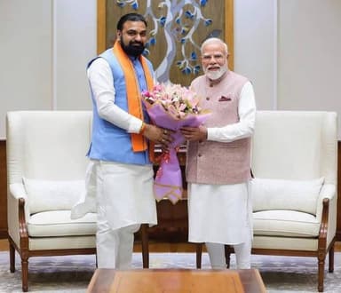 📍नई दिल्ली में शिष्टाचार मुलाकात: प्रधानमंत्री नरेंद्र मोदी से मिले बिहार के मुख्यमंत्री सम्राट चौधरी
नई दिल्ली में आज ...