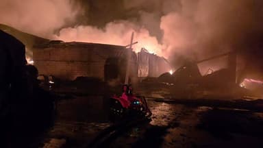 पीथमपुर: औद्योगिक क्षेत्र में लगी आग पर प्रशासन का त्वरित एक्शन; कोई जनहानि नहीं
पीथमपुर सेक्टर-3 स्थित एक इंडस्ट...