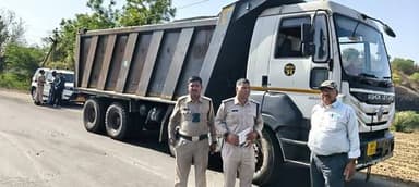 #धार धार में परिवहन विभाग का सख्त अभियान: 10 दिनों में ₹3.87 लाख जुर्माना वसूला, नियम उल्लंघन पर लगातार कार्रवाई जारी।
C...