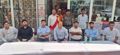 आज दिनांक:21.04.26 को जिलाधिकारी श्री दीपेश कुमार द्वारा नगर निगम क्षेत्र अंतर्गत डूमरौल यादव चौक के निकट IOCL द्वारा सं...