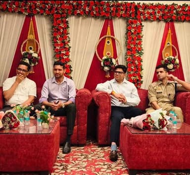 हमीरपुर में प्रशासनिक परिवर्तन, घनश्याम मीना को भाव भीनी विदाई, अभिषेक गोयल ने संभाली कमान
हमीरपुर - जनपद में मंगलवार क...