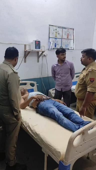 विभाग के काम से जा रहे कांस्टेबल की बाइक आवारा जस्नवर से भिड़ी, हुआ हादसा, उरई रेफर