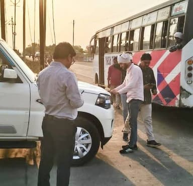 विशेष चेंकिग अभियान के तहत यात्री बसों की चेकिंग की गई , 4 बसों से 4.12 लाख रूपये राजस्व जमा कराया
---
परिवहन विभाग के द...