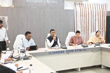 कलेक्टर श्री कुलदीप शर्मा ने मंगलवार को समय सीमा क़ी बैठक में विभागीय कार्यो क़ी समीक्षा क़ी, हीट वेव के उपचार हेतु अस्पताल...