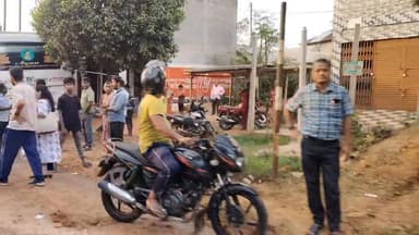 চরিলাম SP অফিসের সামনে বাস গাড়ী দুর্ঘটনা, যদিও কারোর কোনো ক্ষতি হয়নি!