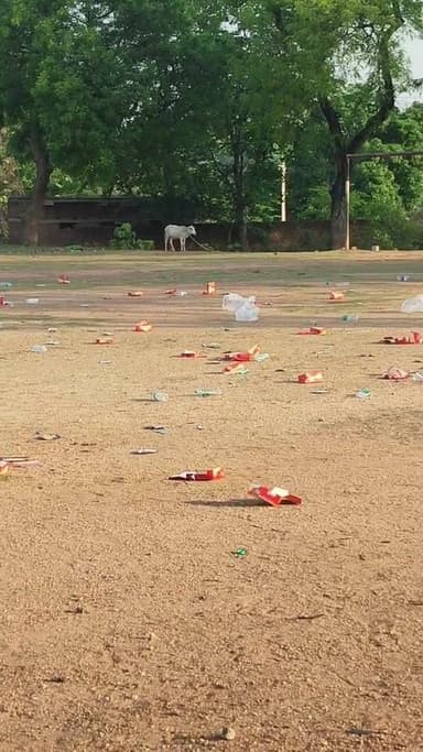 तिसरी के गांधी मैदान में हुआ कचरे का अंबार।