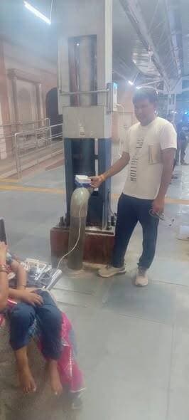 चलती ट्रेन में मासूम की सांसें अटक गईं… सवाई माधोपुर स्टेशन बना उम्मीद की सांस
कोटा, 20 अप्रैल 2026।
तेज रफ्तार से दौड़...