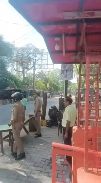 बदायूं कचहरी रोड पर बहुत भयानक आग लग गई, #news #budaunnews #kachrifire #firenews