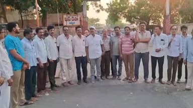 నిర్మల్: ఆర్టీసీ కార్మికులు చేస్తున్న సమ్మెను ప్రభుత్వం విచ్చిన్నం చేసేందుకు కుట్రలు పన్నుతోంది: నిర్మల్ లో ఆర్టీసీ జేఏసీ నాయకులు