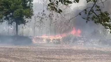 पडरौना: कुशीनगर में आग से 57 घर हुए राख, महिला झुलसी, कई गांव चपेट में आए, पेट्रोल पंप का बड़ा खतरा टला