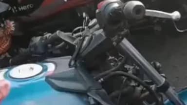 कप्तानगंज: दो बाइकों की टक्कर में पांच लोग घायल, मेडिकल कॉलेज में चल रहा इलाज