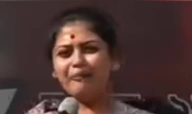 बंगाल चुनाव प्रचार में सयोनी घोष ने भरे मंच से दिया मोदीजी को बंगाल से यमूना पार भेजने का संदेश। #TMC #TMCWestBengal #बं...