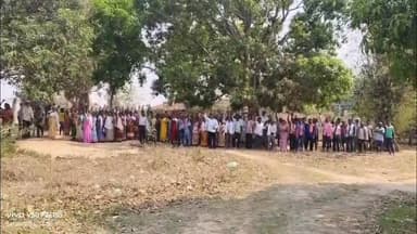 कोरोमिया गांव में पेसा कानून के तहत ग्रामीणों की ग्राम सभा बैठक का आयोजन