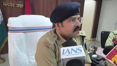 मुशहरी: सीनियर एसपी कांतेश मिश्रा ने लोगों को आधार, पैन, ड्राइविंग लाइसेंस और बैंक अकाउंट दूसरों को देने से मना किया