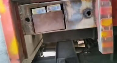 शराब तस्करी का बड़ा भंडाफोड़: पिकअप में बने गुप्त तहखाने से 960 बोतल विदेशी शराब बरामद, दो तस्कर गिरफ्तार
पुलिस देखकर रह...