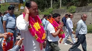 #झंडूता : बरठी में नवनियुक्त ब्लाक कांग्रेस अध्यक्ष विजय कौशल का भव्य स्वागत