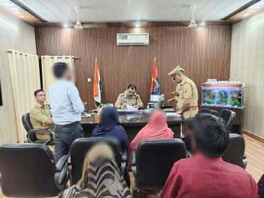 #ASP_ABN श्री हरेन्द्र कुमार द्वारा जनसुनवाई कर आमजन की समस्याओं को गंभीरता से सुनते हुए उनके समयबद्ध एवं गुणवत्तापूर्ण ...