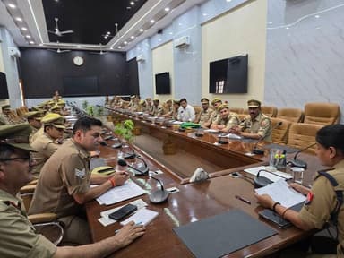 पुलिस अधीक्षक अपराध मुजफ्फरनगर द्वारा रिजर्व पुलिस लाईन, मुजफ्फरनगर सभागार में समस्त थानों पर नियुक्त निरीक्षक अपराध/व0उ...