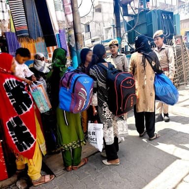 #एसपीˍरामपुर के निर्देशन में #महिला_सुरक्षा_दल थाना टाण्डा द्वारा #MissionShakti5 के द्वितीय चरण के तहत थाना क्षेत्रान्...