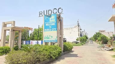 पलवल: पलवल में अतिक्रमण पर दूसरे दिन भी प्रहार जारी, रुड़को सिटी में डीटीपी का बुलडोजर गरजा, अधिकारी अनिल मलिक रहे मौजूद