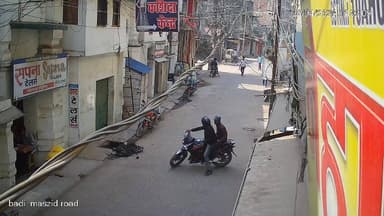 *SITAMARHI:-नगर थाना क्षेत्र के सीताराम चौक पर बाइक सवार दो बदमाशों ने एक महिला के गले से छीना चैन, चिल्लाती रही महिला,घ...