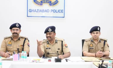 श्रीमान पुलिस आयुक्त महोदय कमिश्नरेट गाजियाबाद द्वारा रिजर्व पुलिस लाइन्स स्थित परमजीत हॉल में दिनांक 21.04.2026 को अधीन...