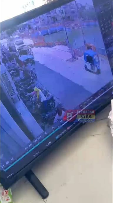 मेगा मार्ट के बाहर से बाइक चोरी, CCTV में कैद चोर
-देवरिया से इस वक्त की बड़ी खबर सामने आ रही है… जहां दिनदहाड़े चोरों ...