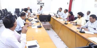 नवीन सड़कों के प्रांक्कलन में सड़क सुरक्षा मानकों को शामिल करें- श्री वैष्णव
🔶🔶🔶🔶🔶🔶🔶🔶🔶🔶🔶🔶🔶🔶
वाहनों पर ब्लेक फिल्म पा...