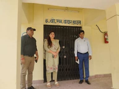 🔹 जिला निर्वाचन पदाधिकारी-सह-जिला पदाधिकारी, औरंगाबाद श्रीमती अभिलाषा शर्मा द्वारा प्रखण्ड परिसर स्थित ईवीएम/वीवीपैट वेय...