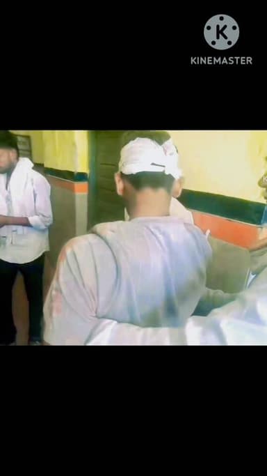 तेज रफ्तार का कहर: पिकअप ने दो बाइक सवारों को मारी टक्कर, एक की हालत गंभीर, चालक फरार
#शाहनगर #पन्ना #सड़क_हादसा #तेज_रफ...