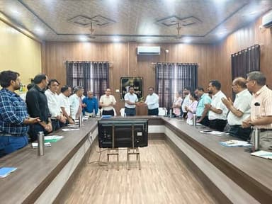 #जिला_स्वास्थ्य_समिति_की_बैठक_में_चिकित्सा_व्यवस्थाओं_की_समीक्षा
#संस्थागत_प्रसव_बढ़ाने_और_मिलावटखोरों_पर_कार्रवाई_के_न...