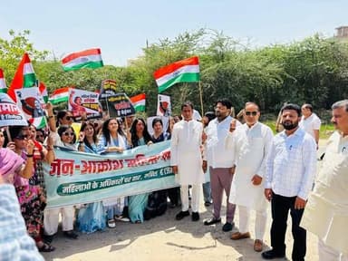 भारतीय जनता युवा मोर्चा के नेतृत्व में ग्रेटर नोएडा में जन आक्रोश महिला पदयात्रा का आयोजन....*
आज भारतीय जनता युवा मोर्च...