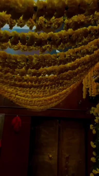 काशी के कोतवाल बाबा काल भैरव की दिव्य आरती व श्रृंगार