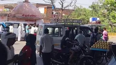 शाहजहांपुर के तिलहर बाईपास चौराहा पर dagga मार वाहन चालकों की भिड़ंत से लगता जाम