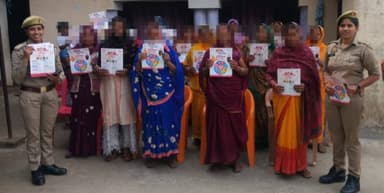 #BastiPolice मिशन शक्ति टीम थाना कप्तानगंज द्वारा मिशन शक्ति 5 द्वितीय चरण के तहत ग्राम मानपुर में महिलाओं/बालिकाओं को प...