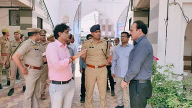 पुलिस अधीक्षक अमरोहा श्री लखन सिंह यादव एवं जिलाधिकारी अमरोहा श्री नितिन गौड़ द्वारा जनपद में आयोजित होमगार्ड भर्ती परीक...