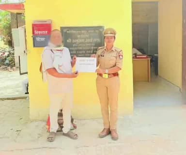 मऊ: अंजान व्यक्ति द्वारा डबल पैसे का लालच देकर किए गए फ्रॉड में रुज्ञ 14307 को थाना रामपुर साइबर पुलिस ने कराया वापस