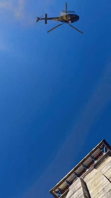 केदारनाथ धाम के कपाट खुलते ही गूंजा महादेव का जयकारा, हेलीकॉप्टर से हुई पुष्प वर्षा 🙏🚁#Kedarnath #Kedarnath Temple #HarH...