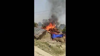 पूरन बिगहा गांव में भीषण आग, दर्जनों घर जलकर राख,मची अफरा-तफरी, लाखों की नुकसान
#Bharatcrimelivenews
#Aurangabad #Bih...