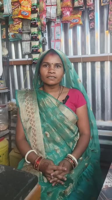 सिलाई से स्वावलंबन तक: पुष्पा बाई पुरी बनीं लखपति दीदी
गौरेला विकासखंड के छोटे से गाँव लालपुर की रहने वाली श्रीमती पुष्...