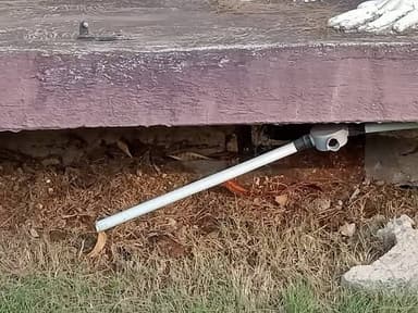 सतना। धवारी चौराहे में लाखों का भ्रष्टाचार करके लगाई गई मूर्तियां के नीचे की एलईडी लाइट भी हुई चोरी, चौराहे पर वर्टिकल ...