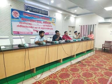 बाढ़ से निपटने को प्रशासन अलर्ट: DM नीरज कुमार की अध्यक्षता में आपदा प्रबंधन की हाई लेवल बैठक
लखीसराय।
समाहरणालय स्थित म...