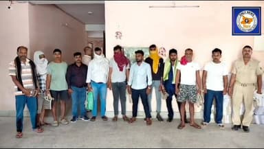 लखीसराय उत्पाद विभाग की टीम ने शराब सेवन मामले में 11 लोगों को किया गिरफ्तार।