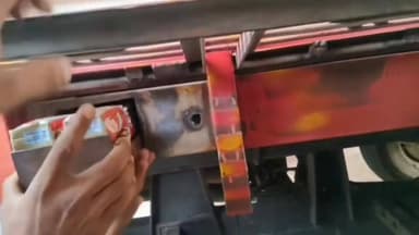 पिकअप में बने तहखाने को देख पुलिस के उड़ गए होश,लोग बोले इतना दिमाग पढ़ने में लगाता तो डीएम-एसपी बन जाता।