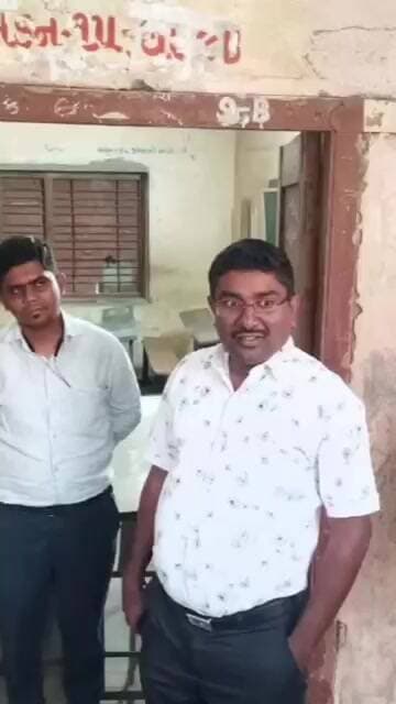 દાહોદ કલેકટર દ્વારા લીમડી ખાતે સ્ટ્રોંગ રૂમની મુલાકાત લઈ કામગીરીની સમીક્ષા કરાઈ