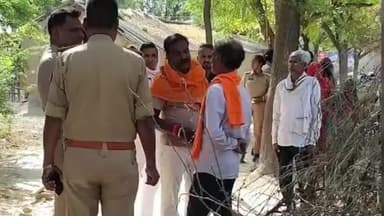 कुंडा: थाना बाघराय के जलालपुर में प्रेम प्रसंग के चलते युवक की हत्या का आरोप, शव धरने पर रखा गया