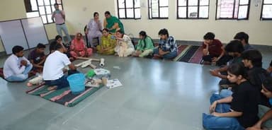 कोई वस्तु बेकार नहीं होती, कलात्मक उपयोग ही असली कला: डॉ. दलवी
उदयपुर में रचनात्मक पहल: सात दिवसीय वेस्ट टू वेल्थ (पेपरम...